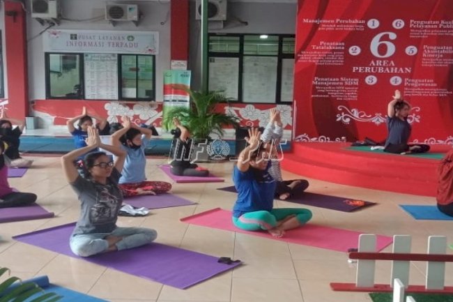 WBP Serius Ikuti Yoga di LPP Jakarta