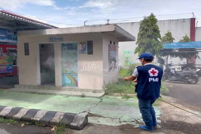 Seluruh Area Rutan Manado Disemprot Disinfektan