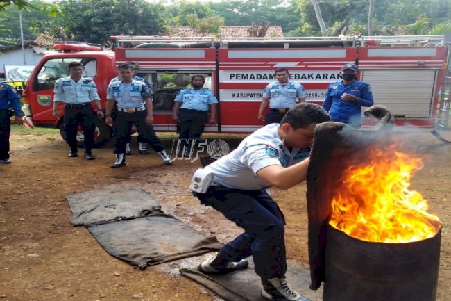 Petugas Rutan Batang Ikuti Pelatihan & Simulasi Kebakaran
