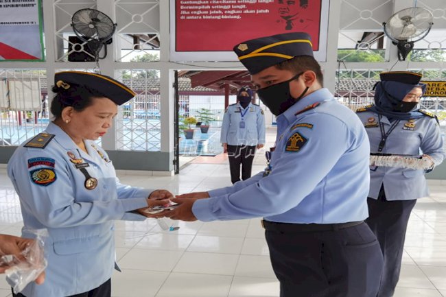Cegah COVID-19, Rutan Balikpapan Bagikan APD Bagi Petugasnya