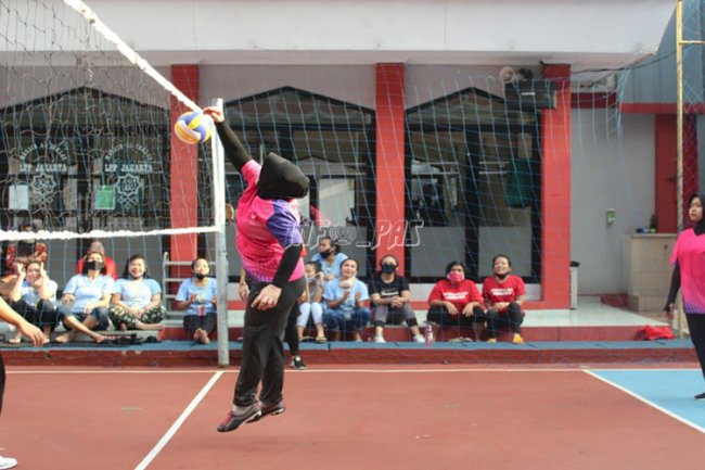 Jalin Kekompakan, Petugas LPP Jakarta Tanding Voli dengan WBP