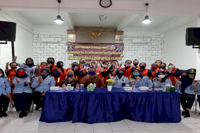 Kembangkan Home Industry, WBP Dilatih Buat Seprei & Bed Cover 