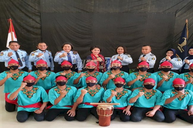 Sambangi LPKA Ambon, Ini Pesan Istri Dirjenpas 