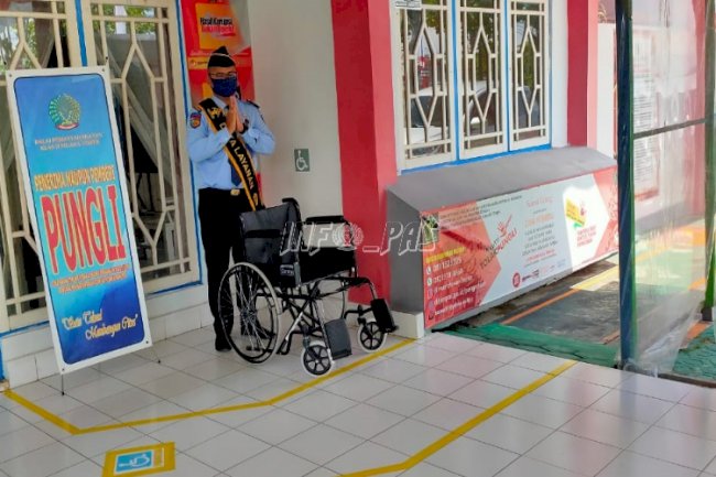 Optimalkan Pelayanan Publik, Bapas Muara Teweh Terima Kursi Roda 