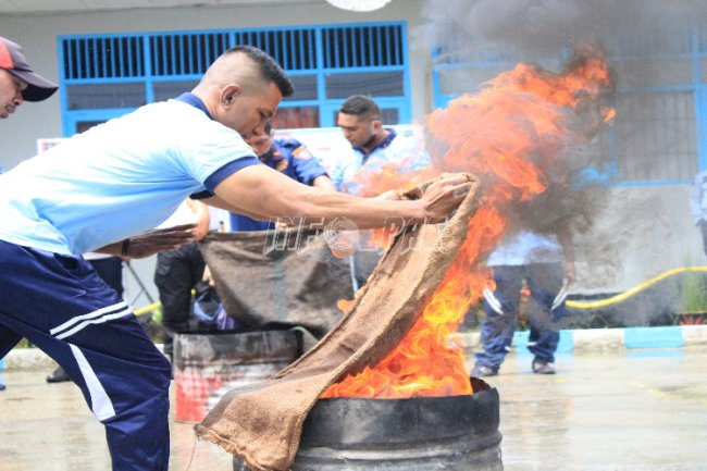 Petugas Rutan Ambon Ikuti Pelatihan & Simulasi Damkar