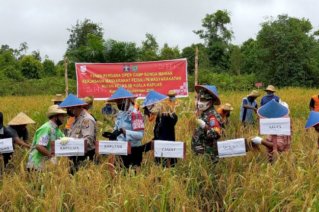 Rutan Kuala Kapuas Panen Perdana Program Resolusi Pemasyarakatan 2020