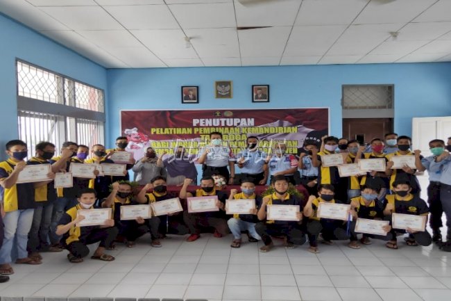 Pelatihan Selesai, WBP Lapas Muara Teweh Dapat Sertifikat