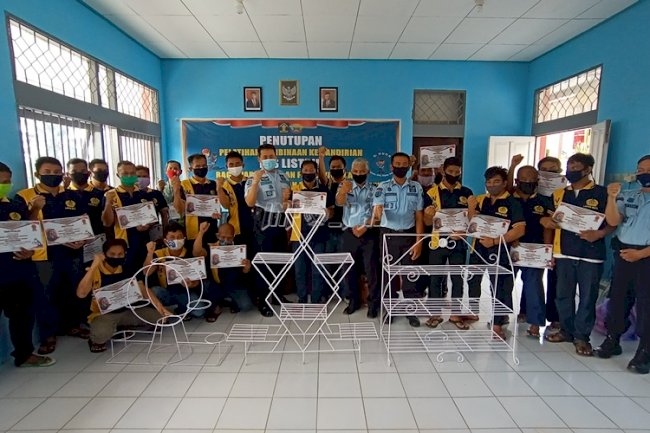 Selesai Pelatihan, WBP Lapas Muara Teweh Dapat Sertifikat