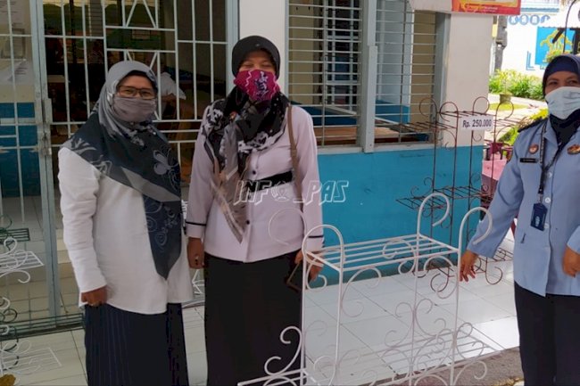 Rak Bunga Buatan WBP Rutan Barabai Jadi Incaran Warga