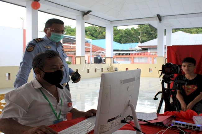 Jelang Pilkada, WBP Rutan Manado Lakukan Perekaman e-KTP