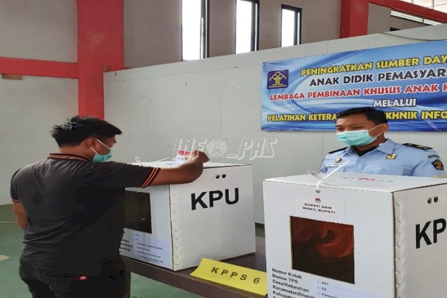 Puluhan Anak LPKA Martapura Salurkan Suara di TPS 022