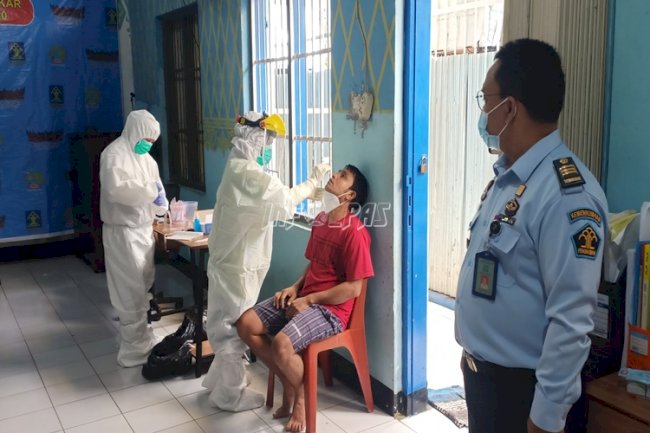 Lawan COVID-19, WBP Rutan Batusangkar Jalani Tes Swab