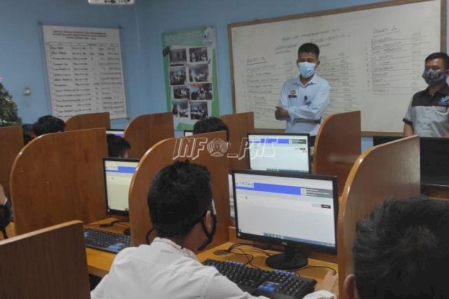 48 Siswa PKBM Pandu Pelajar Mandiri Ikuti UAS Berbasis Komputer