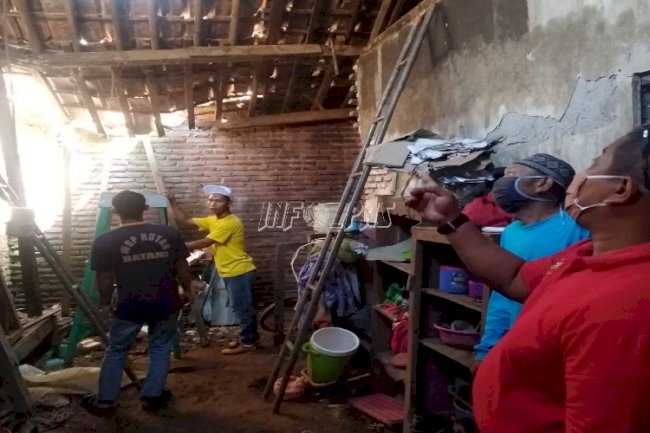 Rutan Batang Peduli, Perbaiki Rumah Warga yang Rusak