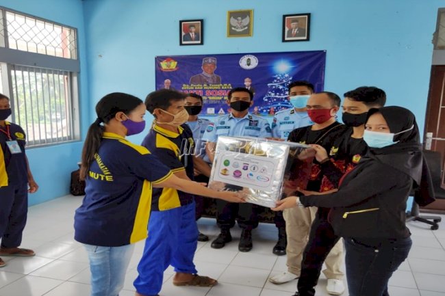 WBP Kristiani Lapas Muara Teweh Terima Bingkisan Natal
