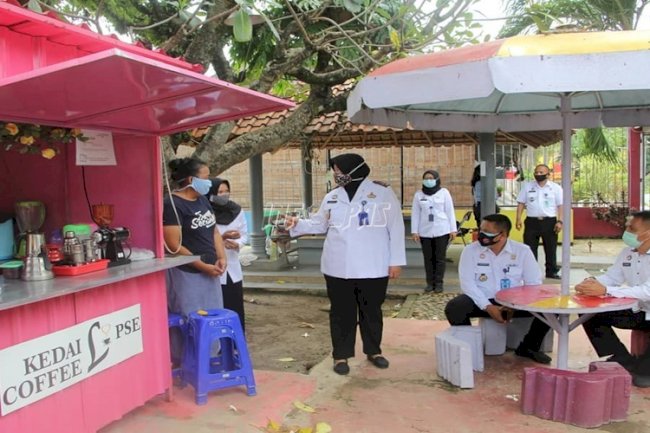 Tim Kanwil Jateng Puji Kedai Kopi Lopse LPP Semarang