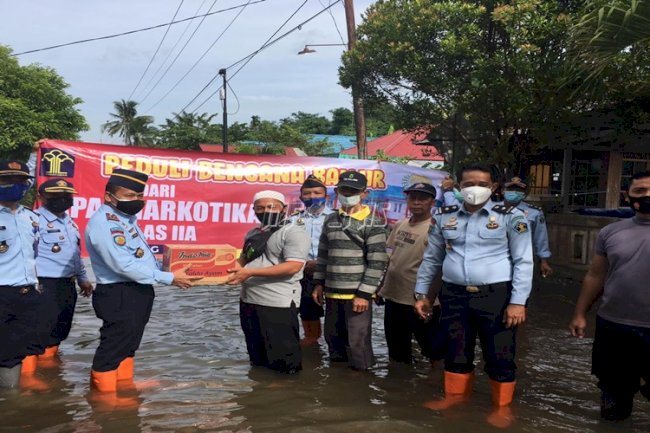 Petugas LPN Karang Intan Galang Dana Bantu Korban Banjir