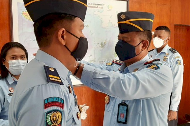 Satu Petugas Lapas Ambon Disematkan Pangkat Baru