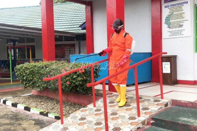 Rutan Lubuk Sikaping Rutin Lakukan Penyemprotan Disinfektan