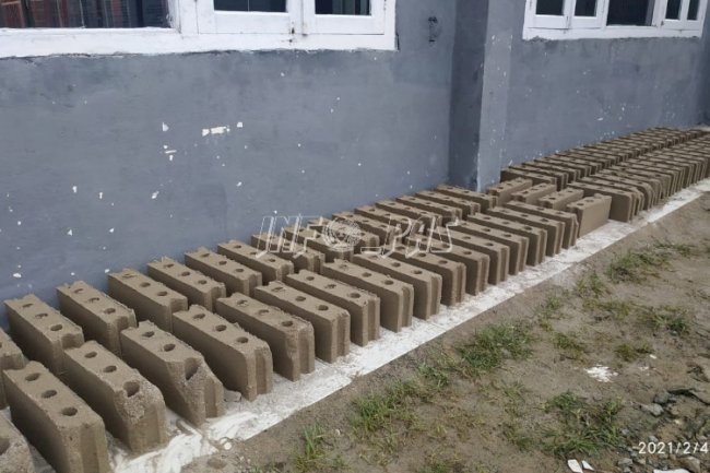 Rutan Kuala Kapuas Unggulkan Kegiatan Pembuatan Batako