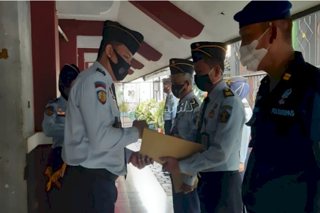 LPKA Kutoarjo Berikan Piagam Penghargaan untuk 3 Petugas Teladan
