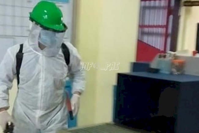 Petugas Kesehatan Lakukan Penyemprotan Disinfektan di Seluruh Area LPN Kasongan