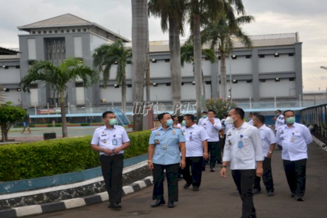 Usai Sertijab, Kalapas Narkotika Jakarta Langsung Keliling Blok WBP