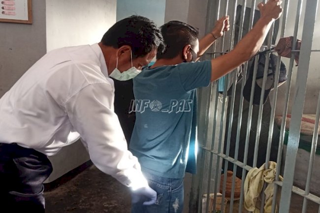 Penggeledahan WBP Cegah Gangguan Kamtib di Rutan Bangli