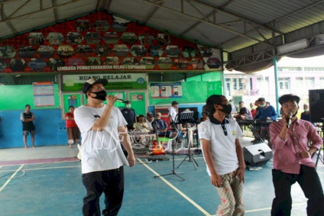 Saiful Jamil Pecahkan Suasana Hening dalam Lapas Cipinang dengan Dangdut