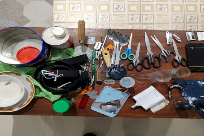 Petugas Rutan Ambon Geledah Kamar Hunian WBP