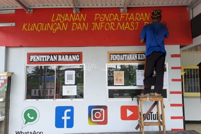 Rutan Kuala Kapuas Promosikan Akun Sosmed via Lukisan WBP