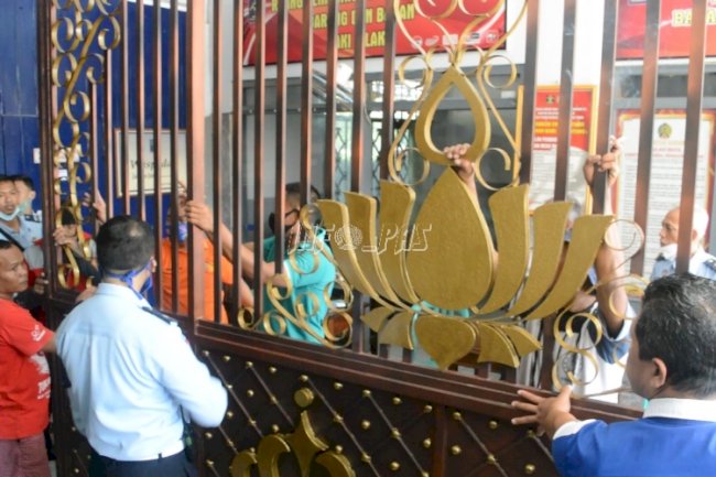 Berbobot 400 Kg, Inilah Pagar “Sultan” Produksi WBP Lapas Tuban