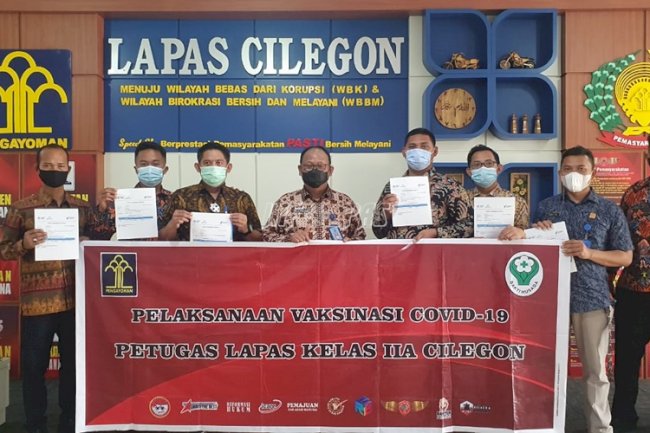 Petugas Lapas Cilegon Terima Vaksinasi COVID-19 