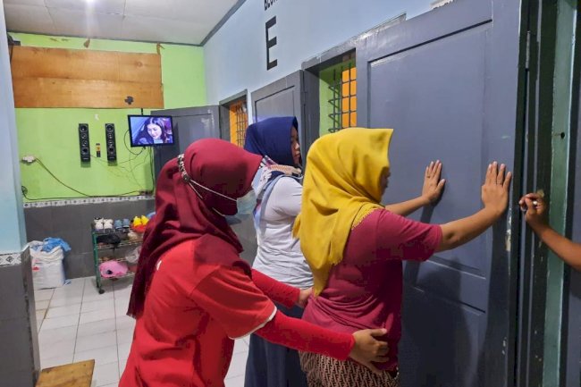 Kalapas Tuban Pimpin Razia, Puluhan Barang Berbahaya Berhasil Disita