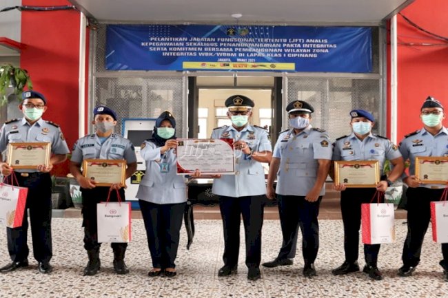 Aktif Sosialisasikan ZI, 5 Petugas Lapas Cipinang Raih Penghargaan