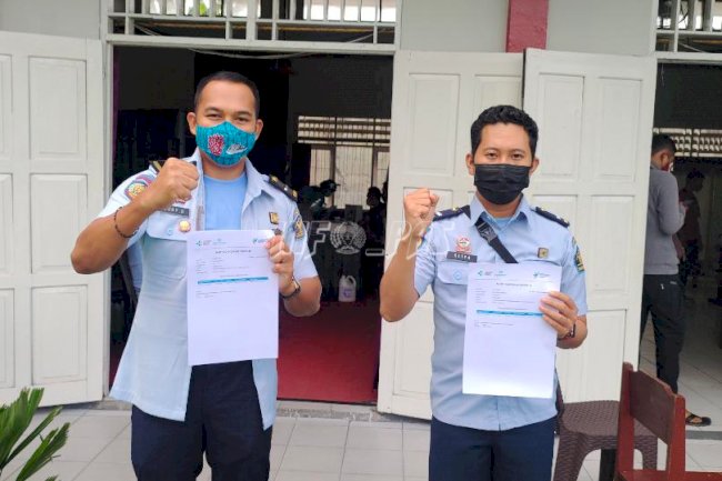 Petugas Rutan Palangka Raya Divaksin COVID-19