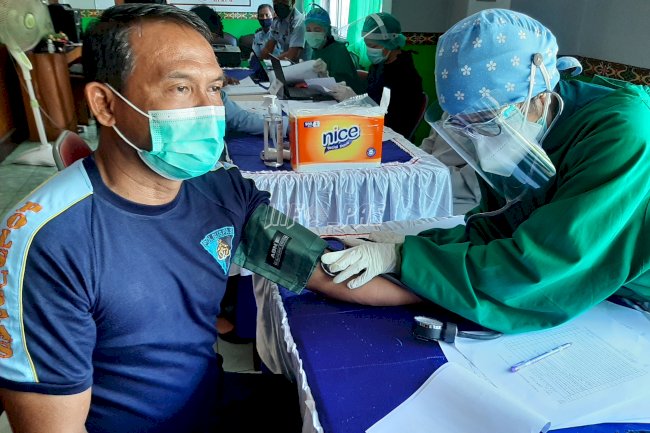 Dukung Program Pemerintah, 35 Petugas Bapas Palangka Raya Terima Vaksin COVID-19