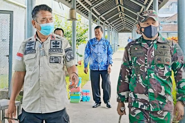 Sepakati Kerja Sama, Kalapas Ajak Dandim Monitoring Blok Hunian