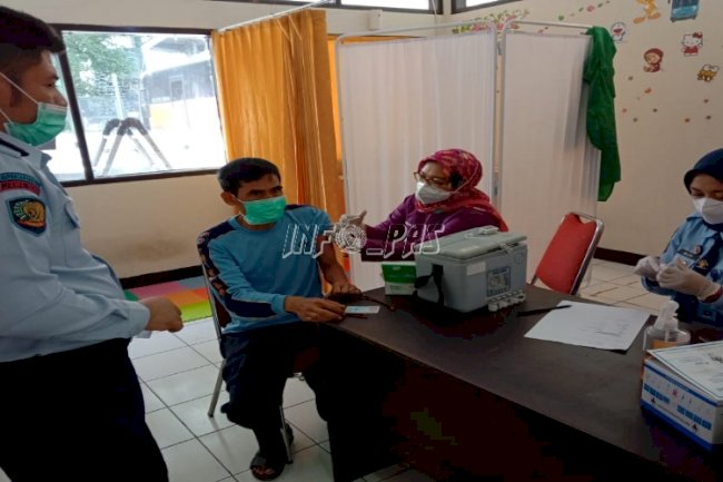Vaksinasi COVID-19 Wujudkan Petugas Pemasyarakatan Sehat & Produktif