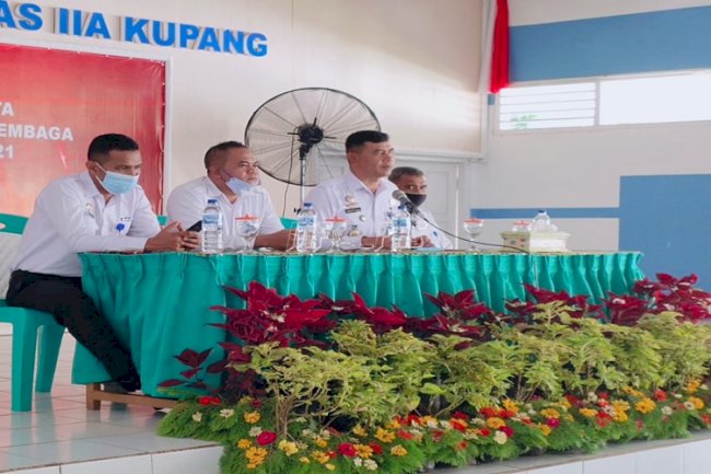 Kalapas Kupang Sosialisasikan Pembangunan ZI menuju WBBM Kepada WBP