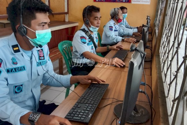 12 Pejabat Struktural Lapas Muara Teweh Ikuti Ujian Kompetensi Online