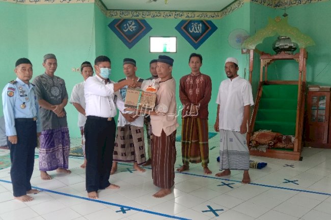 Kalapas Muara Teweh Serahkan Sound System Untuk Kegiatan Pesantren WBP