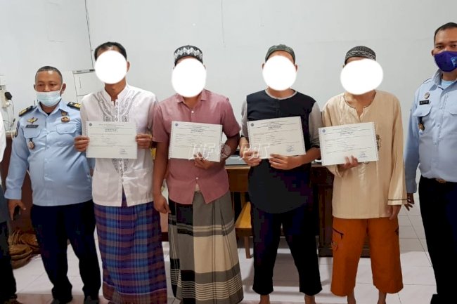 4 WBP Lapas Padang Raih Sertifikat Barista dari BLK Padang