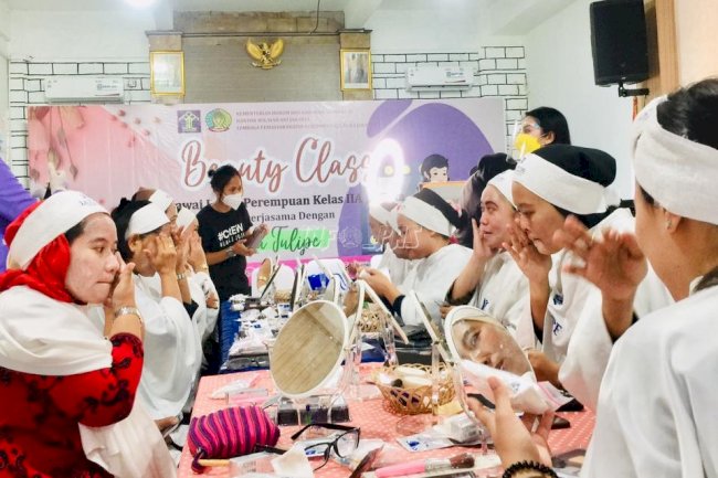 Tingkatkan Kepercayaan Diri, Petugas LPP Jakarta Ikuti Pelatihan Kecantikan