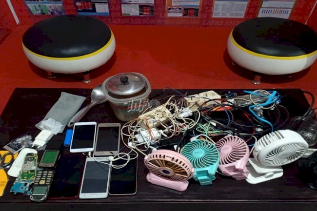 Satops Patnal Lapas Ambon Geledah Blok Hunian WBP