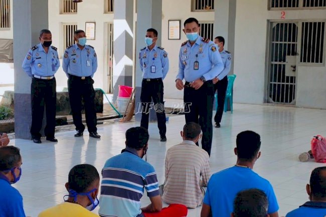 Sambangi Blok Hunian, Kalapas Kupang Serap Aspirasi WBP