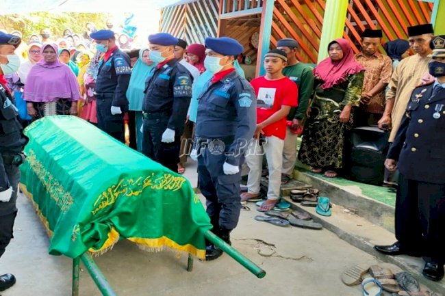 Petugasnya Berpulang, Lapas Namlea Berikan Penghormatan Terakhir