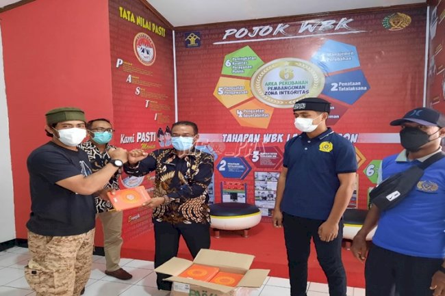 Lapas Ambon Terima 60 Al-Qur’an dari Badan Waqaf