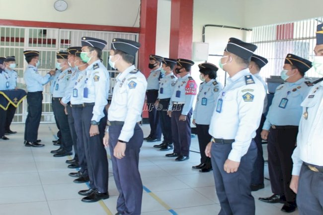 Petugas Lapas Sampit & Lapas Muara Teweh Naik Pangkat