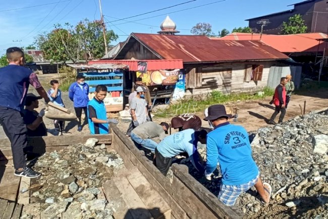 Lagi, WBP Rutan Kuala Kapuas Bantu Perbaikan Jalan